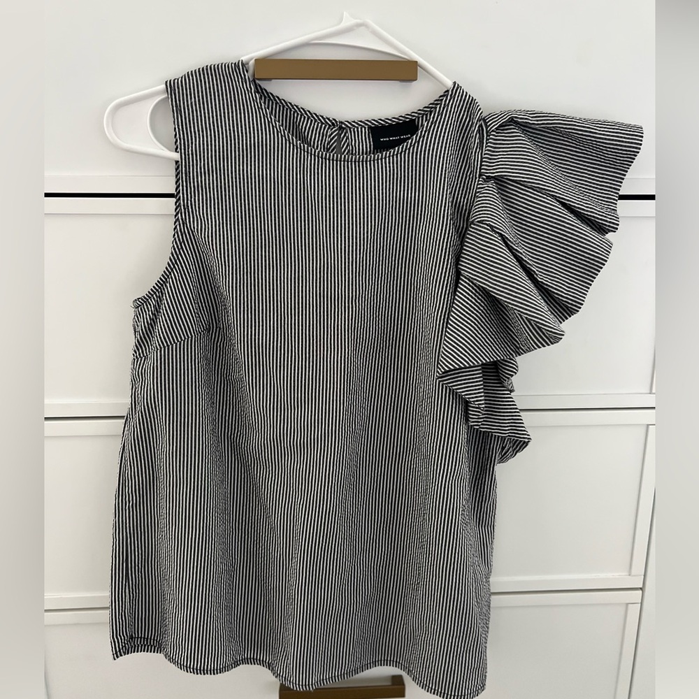 Who what wear black and white blouse - XS - Great Condition